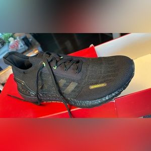 New Adidas Ultraboost
Summer.RDY Men's Shoes US8.0
EG0750 Ultra Boost 1.0 dna